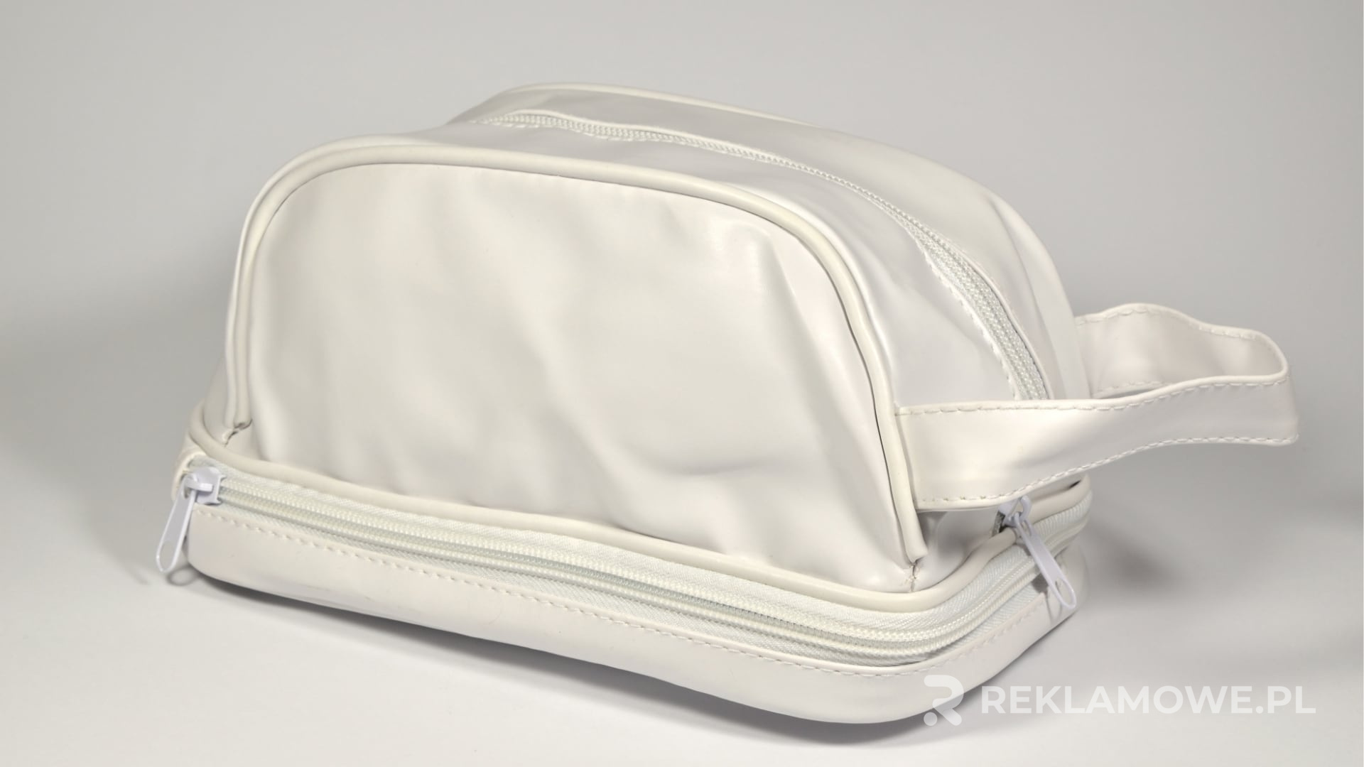 Kosmetyczka reklamowa modyfikowana dla lepszej funkcjonalności