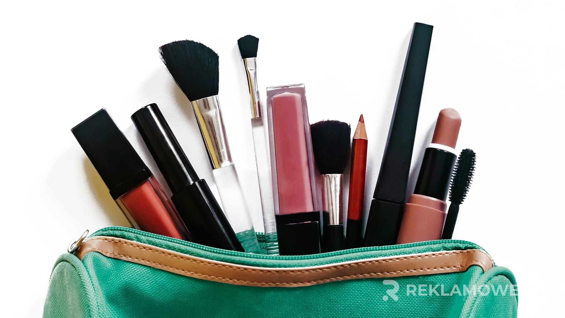 Kosmetyczki reklamowe używane w różnych branżach